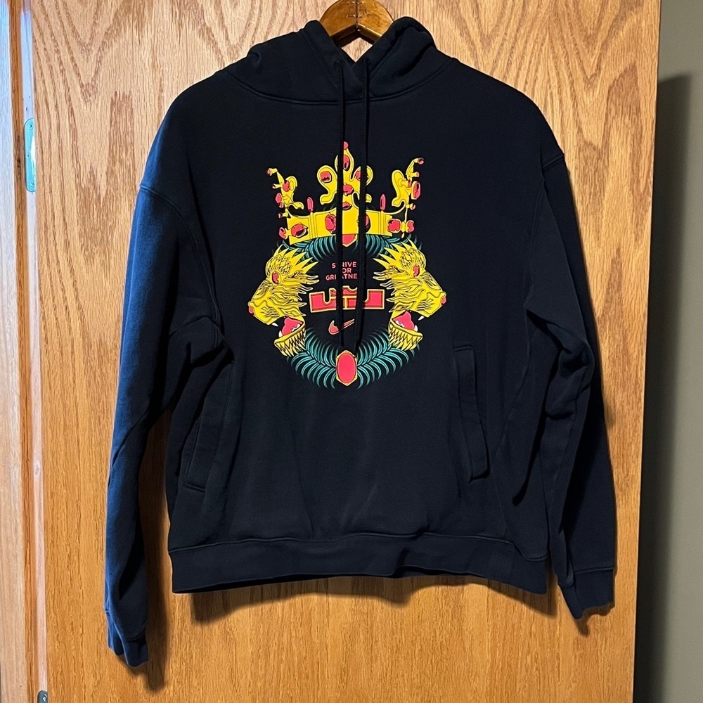 Nike LeBron James Crowned Lion Pullover Hoodie